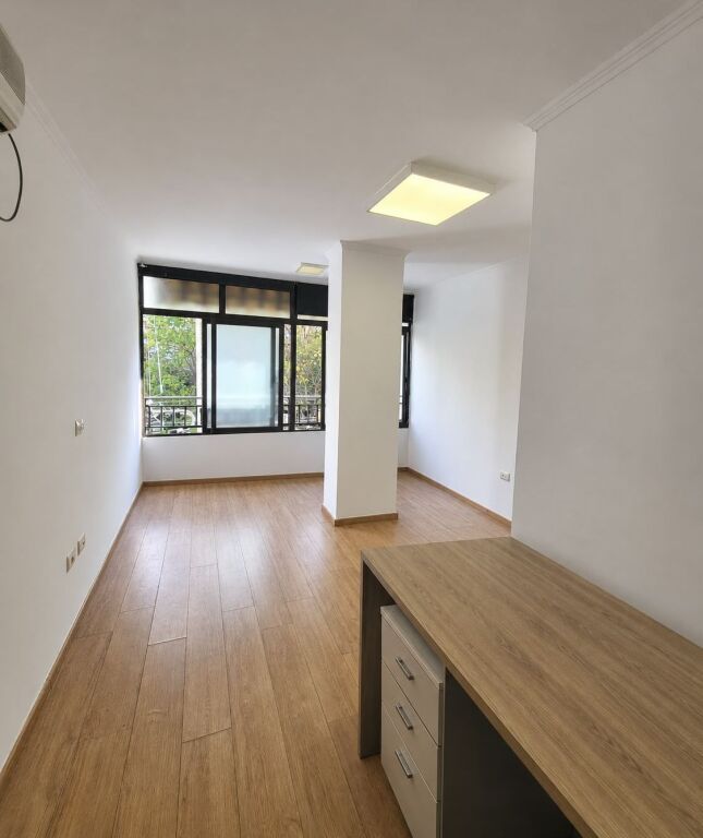 Office for rent in Komuna e Parisit, Tirana, 50 m². Photo 1 of 3