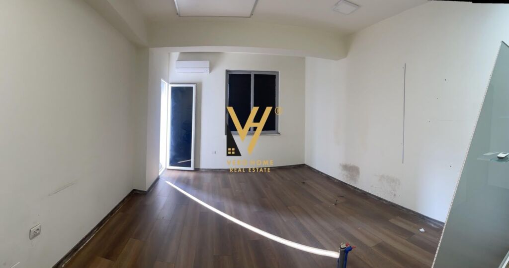 Zyrë me qera në Rruga e Kavajës, Tiranë, 69 m². Foto 1 nga 3