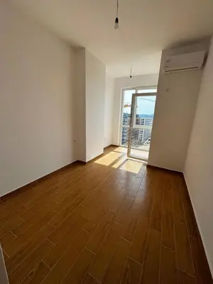 Zyrë me qera në Bulevardi i Ri, Tiranë, 120 m². Foto 2 nga 3