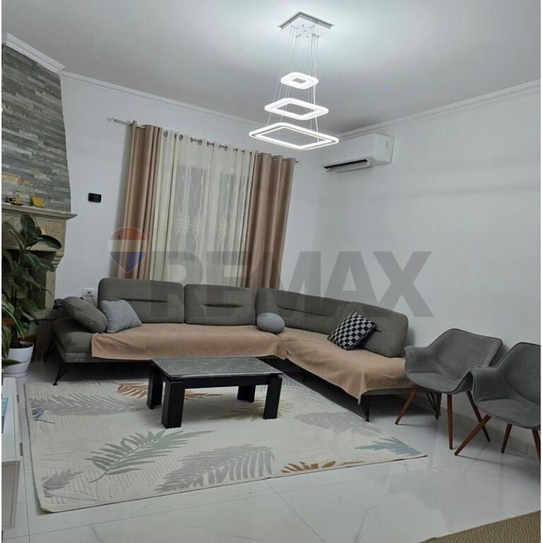 Casa indipendente in vendita a Vorë, 400 m². Foto 2 di 3