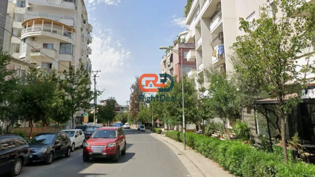 Negozio in vendita a Fresku, Tirana, 105 m². Foto 1 di 1