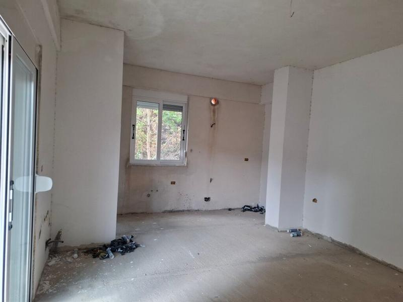 Apartament 1+1 në shitje në Rruga Kodra e Shtufit, Gjirokastër, 60 m². Foto 2 nga 4