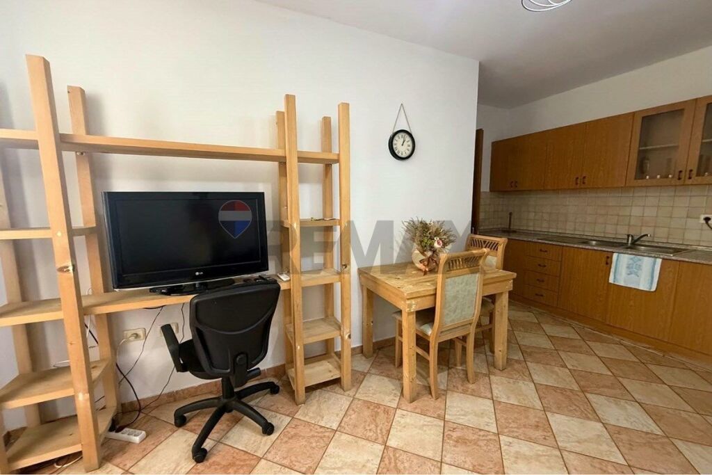 Apartment for rent in Komuna e Parisit, Tirana, 70 m². Photo 2 of 3