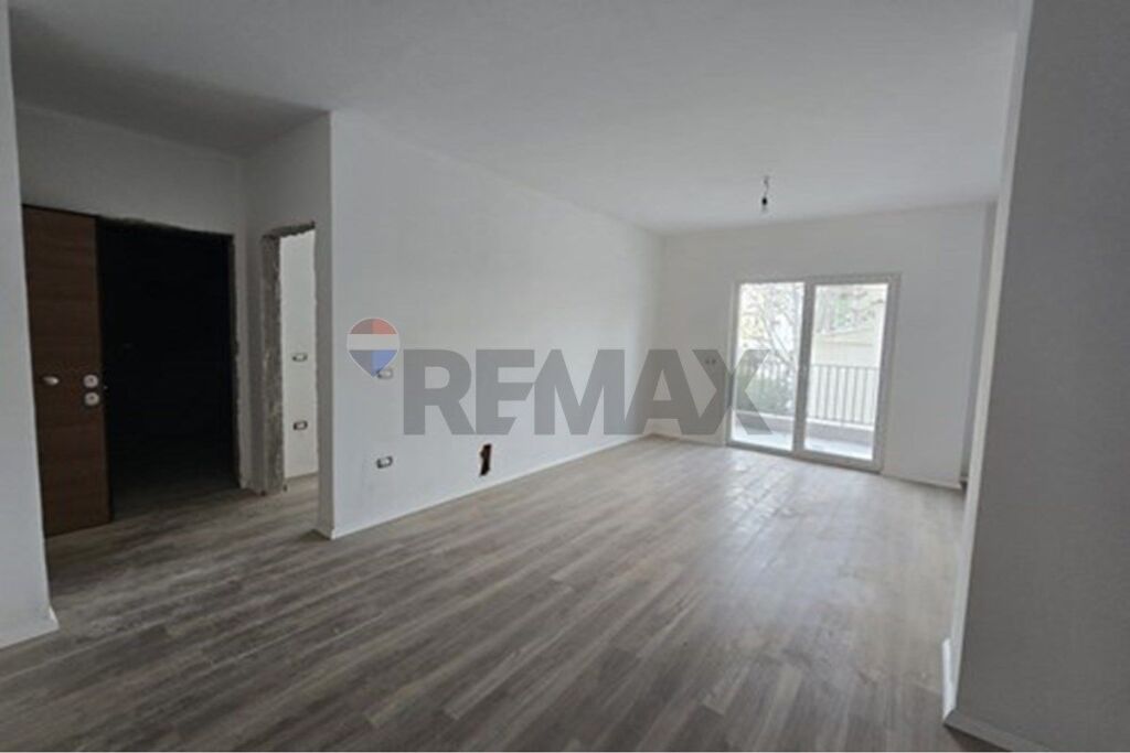 Appartamento in vendita a Laprakë, Tirana, 71 m²