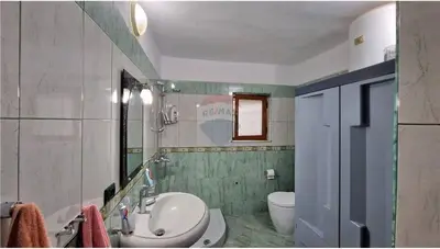 House for sale in Cole, Vlorë, 289 m². Photo 11 of 12