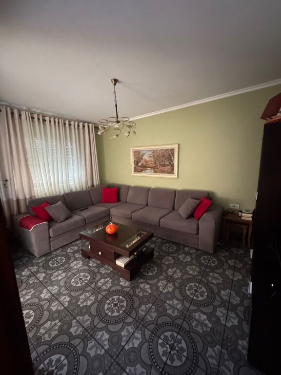 Appartamento 1+1 in affitto a Rruga Muhamet Gjollesha, Tirana, 65 m². Foto 1 di 3