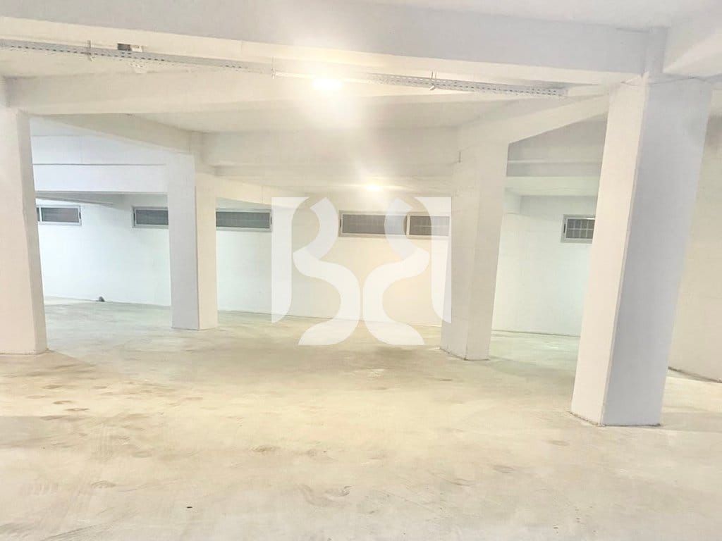 Magazinë me qera në Astir, Tiranë, 300 m². Foto 3 nga 3