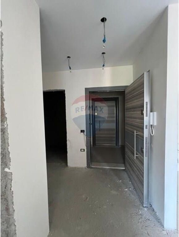 Apartment 2+1 for sale in Xhamlliku, Tirana, 103 m². Photo 3 of 3