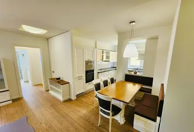 Apartament 2+1 me qera në Sheshi Willson, Tiranë, 120 m². Foto 3 nga 7