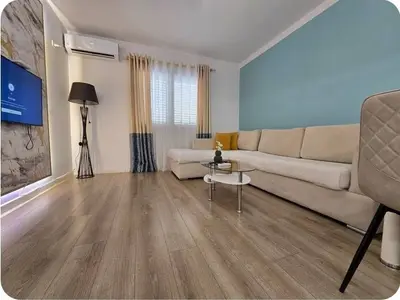 Apartament 1+1 me qera në Sheshi Willson, Tiranë, 60 m². Foto 2 nga 6