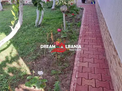 Villa 1+1 for sale in Lagjia 13, Durrës, 679 m². Photo 2 of 10