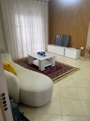 Apartament 1+1 me qera në Rruga Haxhi Hysen Dalliu, Tiranë, 70 m². Foto 1 nga 3