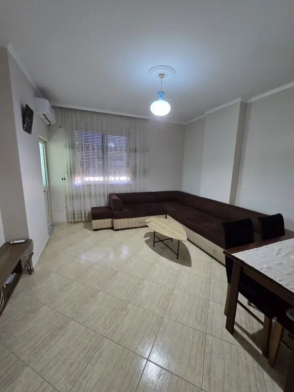 Apartament 2+1 me qera në Qendër, Durrës, 85 m². Foto 1 nga 6