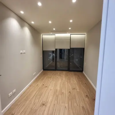 Zyrë me qera në Lake View Residences, Tiranë, 106 m². Foto 4 nga 5