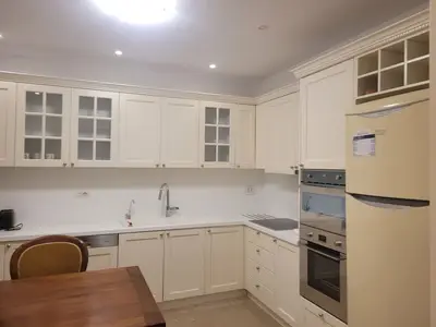 Apartament 4+1 me qera në Rruga Janos Hunyadi, Tiranë, 150 m². Foto 6 nga 12