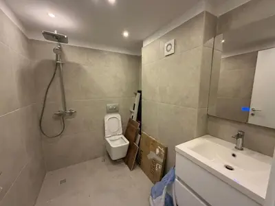 Apartament 1+1 në shitje në Pallati me Shigjeta, Tiranë, 96 m². Foto 5 nga 6
