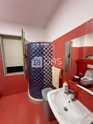 Apartament 2+1 me qera në Liqeni i Thatë, Tiranë, 100 m². Foto 5 nga 6