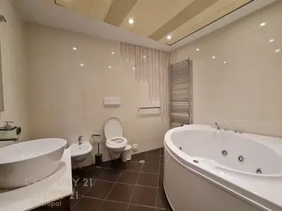 Apartament 2+1 me qera në Vila e Artё, Tiranë, 135 m². Foto 8 nga 9