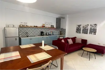 Apartament 2+1 me qera në Rruga Demokracia, Vlorë, 90 m². Foto 2 nga 10