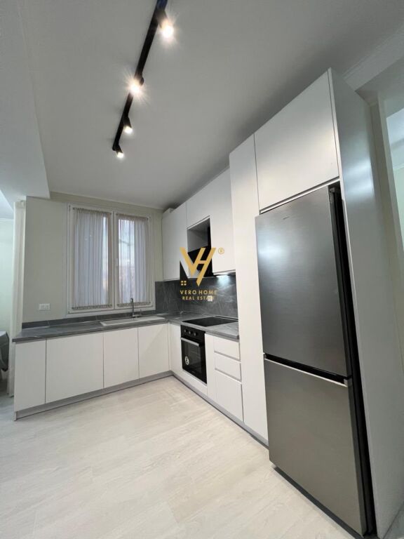 Apartament 2+1 me qera në Astir, Tiranë, 115 m². Foto 2 nga 3