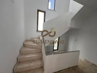 Villa studio for sale in Farkë, Tirana, 334 m². Photo 11 of 12