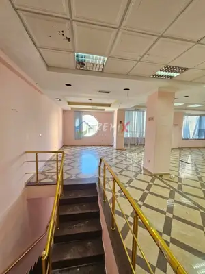 Ambient biznesi në shitje në Rruga Kristaq Boshnjaku, Durrës, 200 m². Foto 3 nga 8