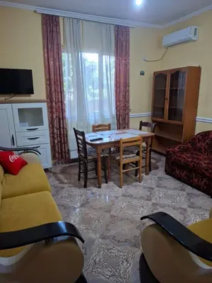 Vilë 2+1 me qera në Kristal Center, Tiranë, 135 m². Foto 7 nga 9