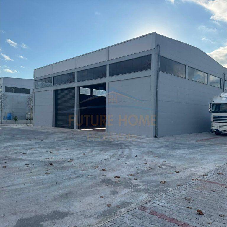 Magazinë me qera në Bubq, Durrës, 2 000 m². Foto 2 nga 8