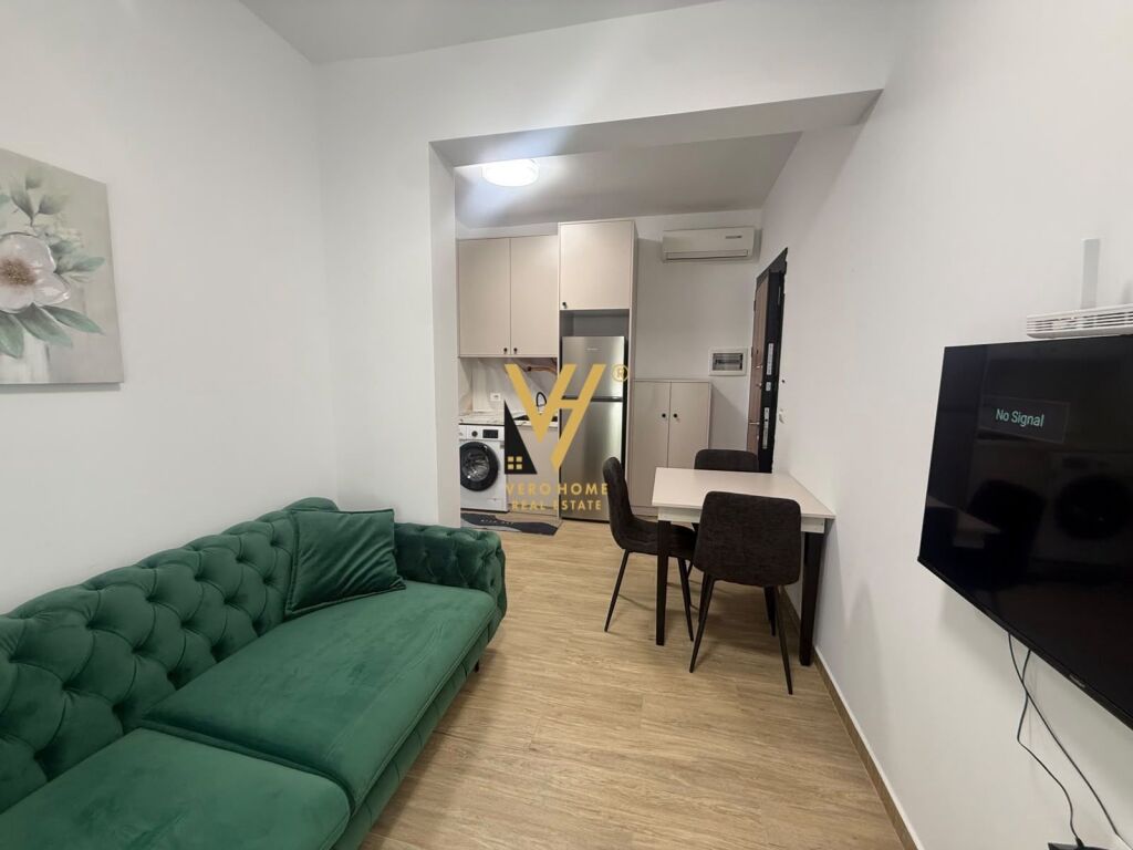 Apartament 1+1 me qera në Rruga 5 Maji, Tiranë, 50 m². Foto 1 nga 3