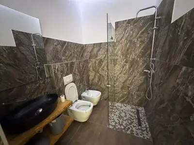 Apartament 1+1 me qera në Kompleksi Delijorgji, Tiranë, 70 m². Foto 3 nga 3