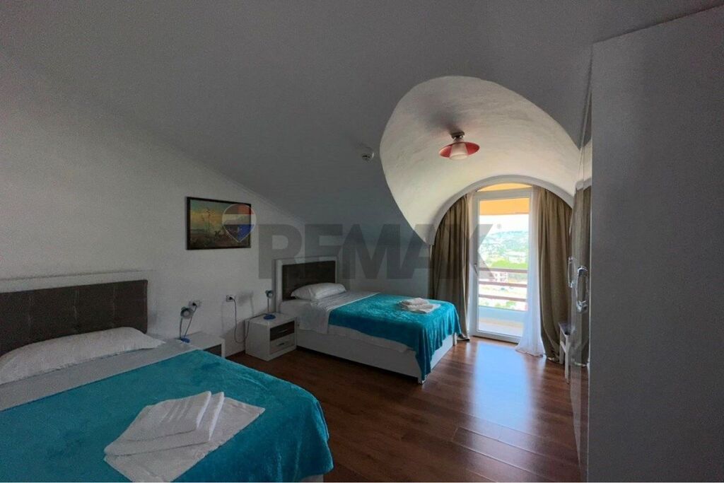 Apartment for sale in Farkë, Tirana, 102 m². Photo 3 of 3