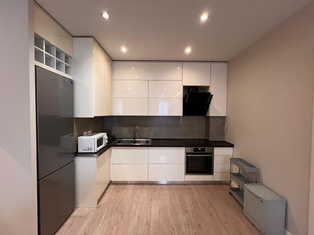 Appartamento 3+1 in affitto a Rruga Jordan Misja, Tirana, 100 m². Foto 3 di 3