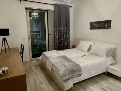 Appartamento 1+1 in affitto ad Ambasador 3, Tirana, 100 m². Foto 4 di 5