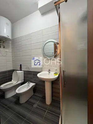 Apartament 1+1 me qera në Kodra e Diellit, Tiranë, 66 m². Foto 2 nga 8