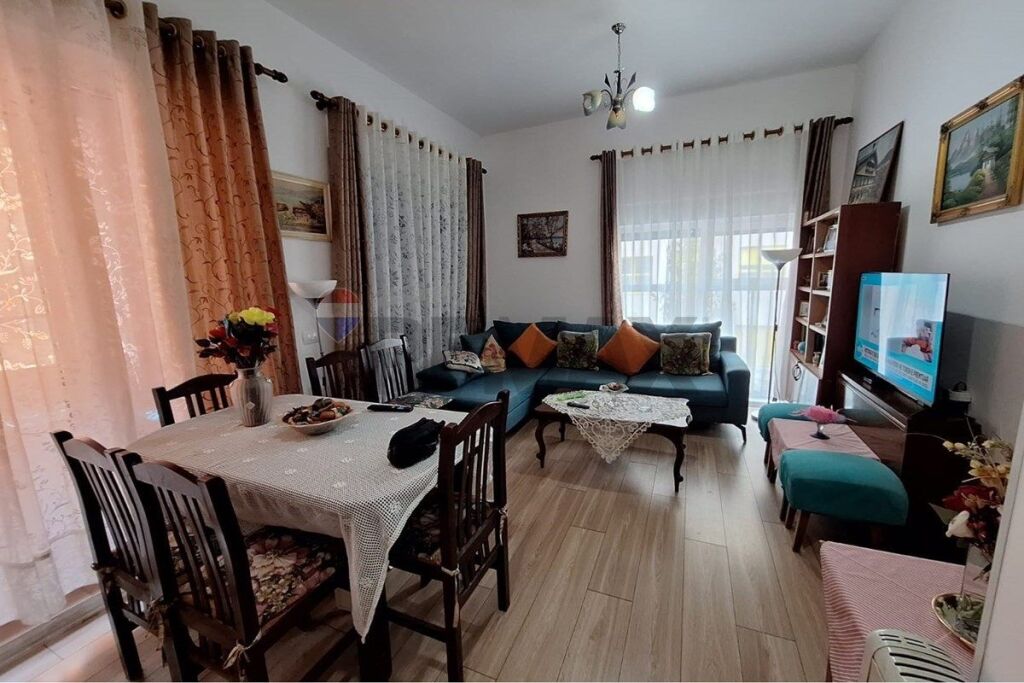 Apartment for sale in Kompleksi Mangalem 21, Tirana, 83 m²