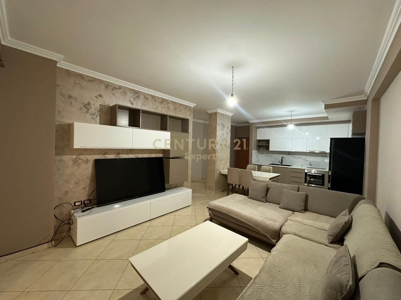 Apartament 2+1 me qera në Shkolla e Muzikes, Vlorë, 105 m². Foto 1 nga 11