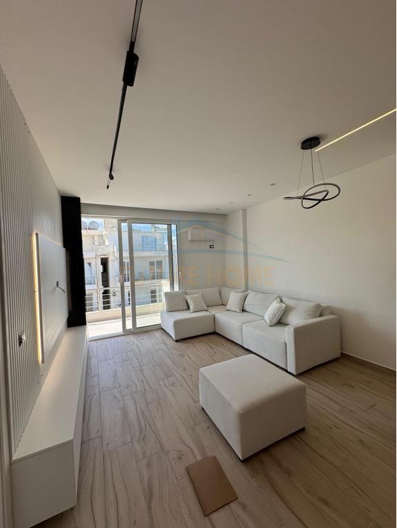 Appartamento 1+1 in vendita a Valona, 66 m²