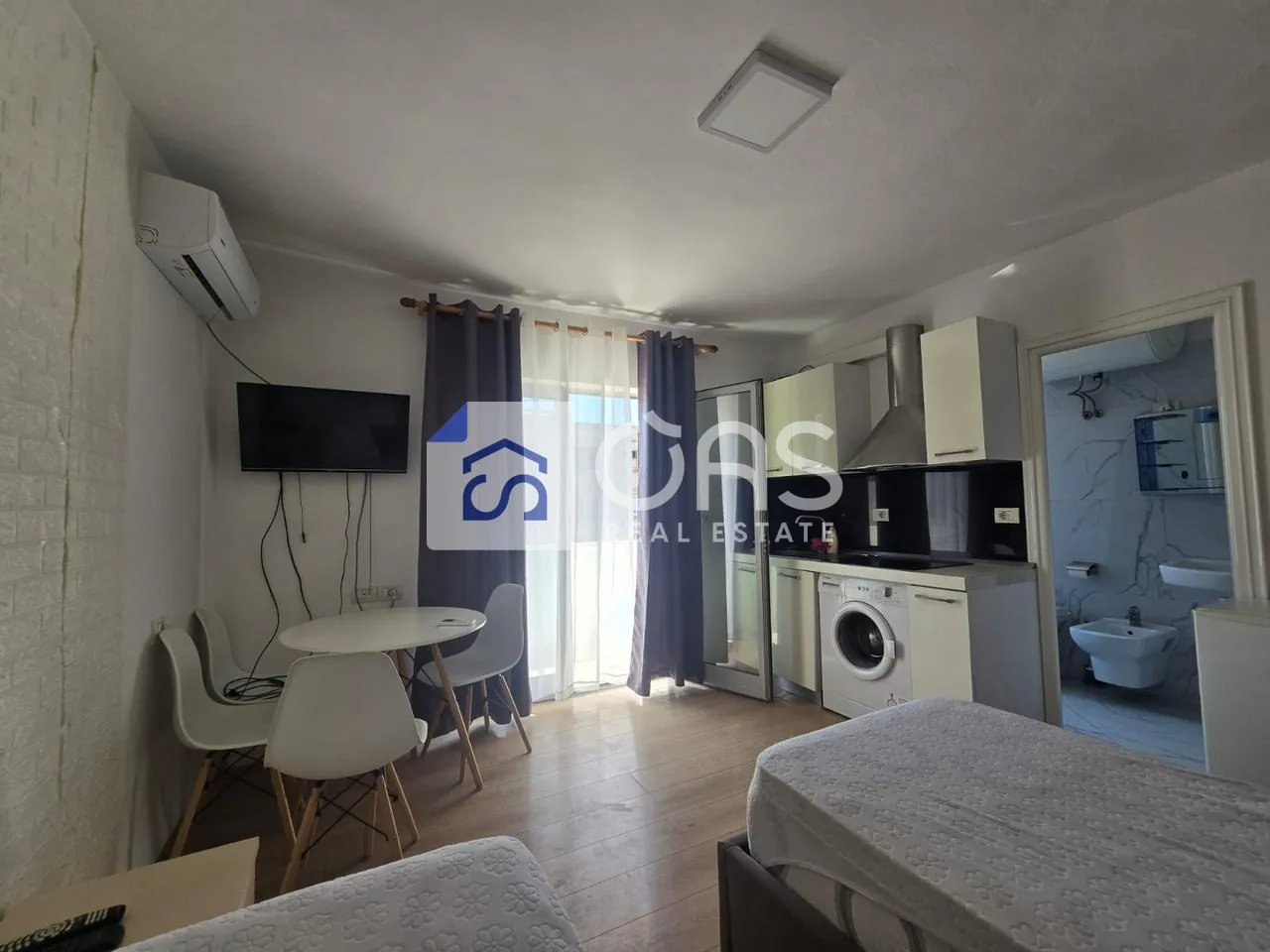 Apartament me qera në 21 Dhjetori, Tiranë, 40 m². Foto 1 nga 10