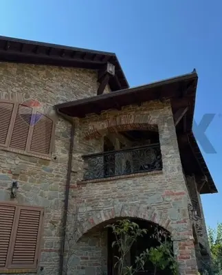 Vilë në shitje në Peze, Tiranë, 375 m². Foto 2 nga 5