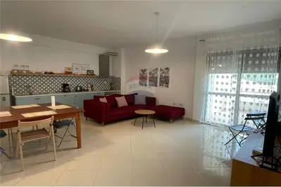 Apartament 2+1 me qera në Rruga Demokracia, Vlorë, 90 m². Foto 3 nga 10