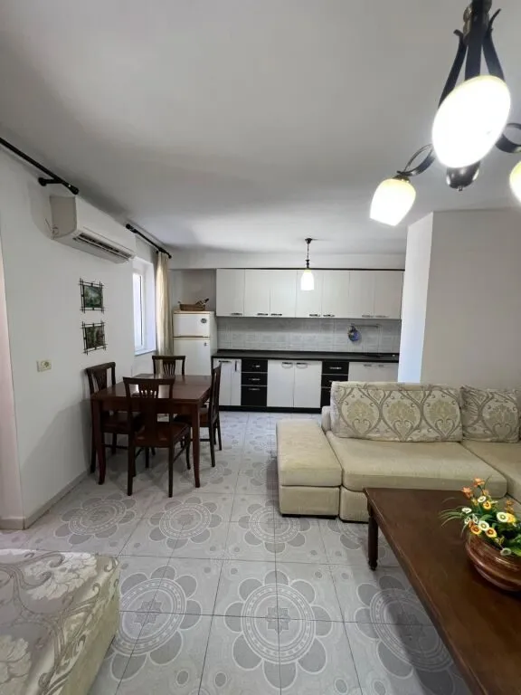 Apartament 1+1 në shitje në Rruga Aleksander Goga, Durrës, 65 m². Foto 1 nga 7