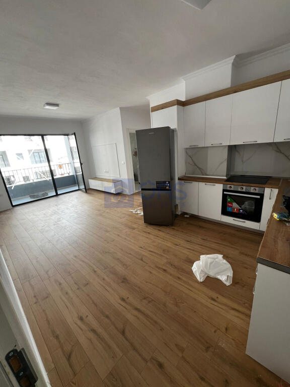 Appartamento 2+1 in affitto a Rrethi i ullirit kamez, Kamza, 114 m²