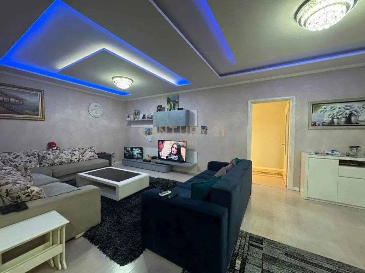 Apartament 3+1 nĂ« shitje nĂ« Astir, TiranĂ«, 155 mÂČ. Foto 1 nga 9