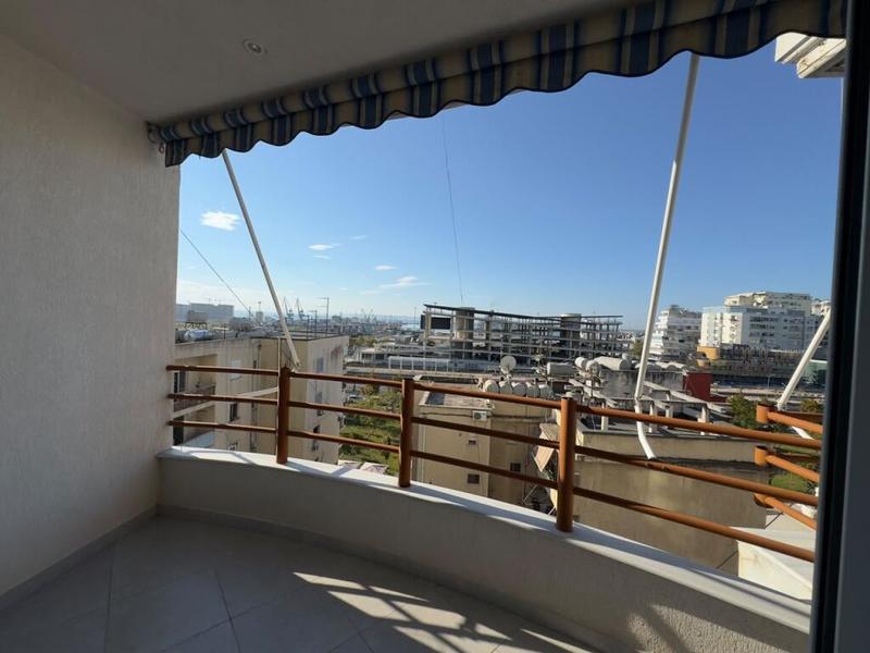 Appartamento 2+1 in affitto a Stacioni i trenit Durres, Durazzo, 120 m²