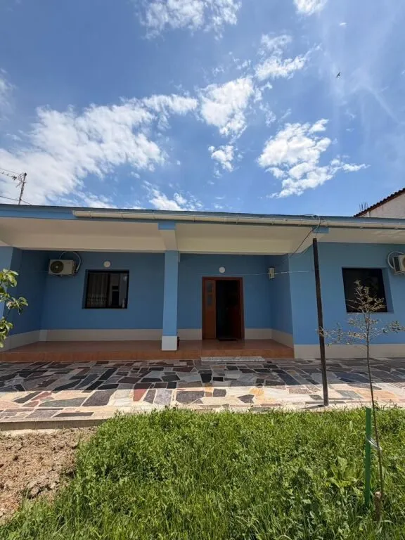 House 2+1 for rent in Kryqi i Kuq, Durrës, 80 m². Photo 1 of 12