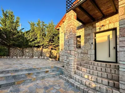 Villa studio for sale in Shetitorja, Sarandë, 395 m². Photo 3 of 11