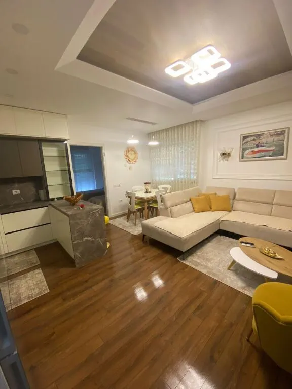 Apartament 2+1 në shitje në Liqeni i Thatë, Tiranë, 93 m². Foto 1 nga 4