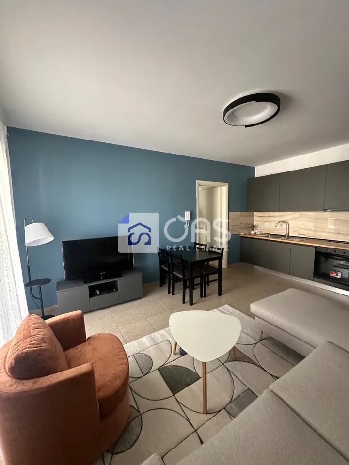 Apartament 1+1 me qera në Bulevardi Zogu I, Tiranë, 79 m². Foto 1 nga 8