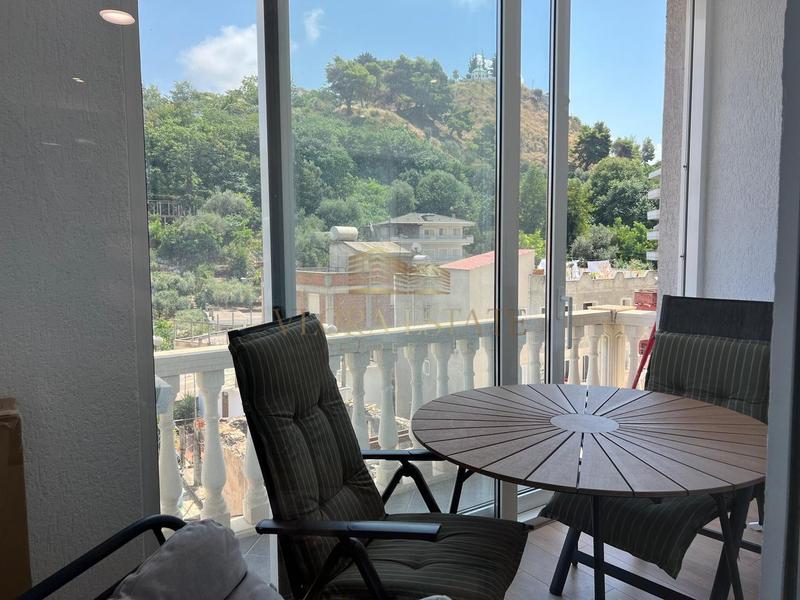 Appartamento 1+1 in vendita a Xhamia, Valona, 87 m²