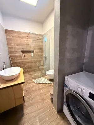 Vilë me qera në Petrelë, Tiranë, 180 m². Foto 7 nga 9